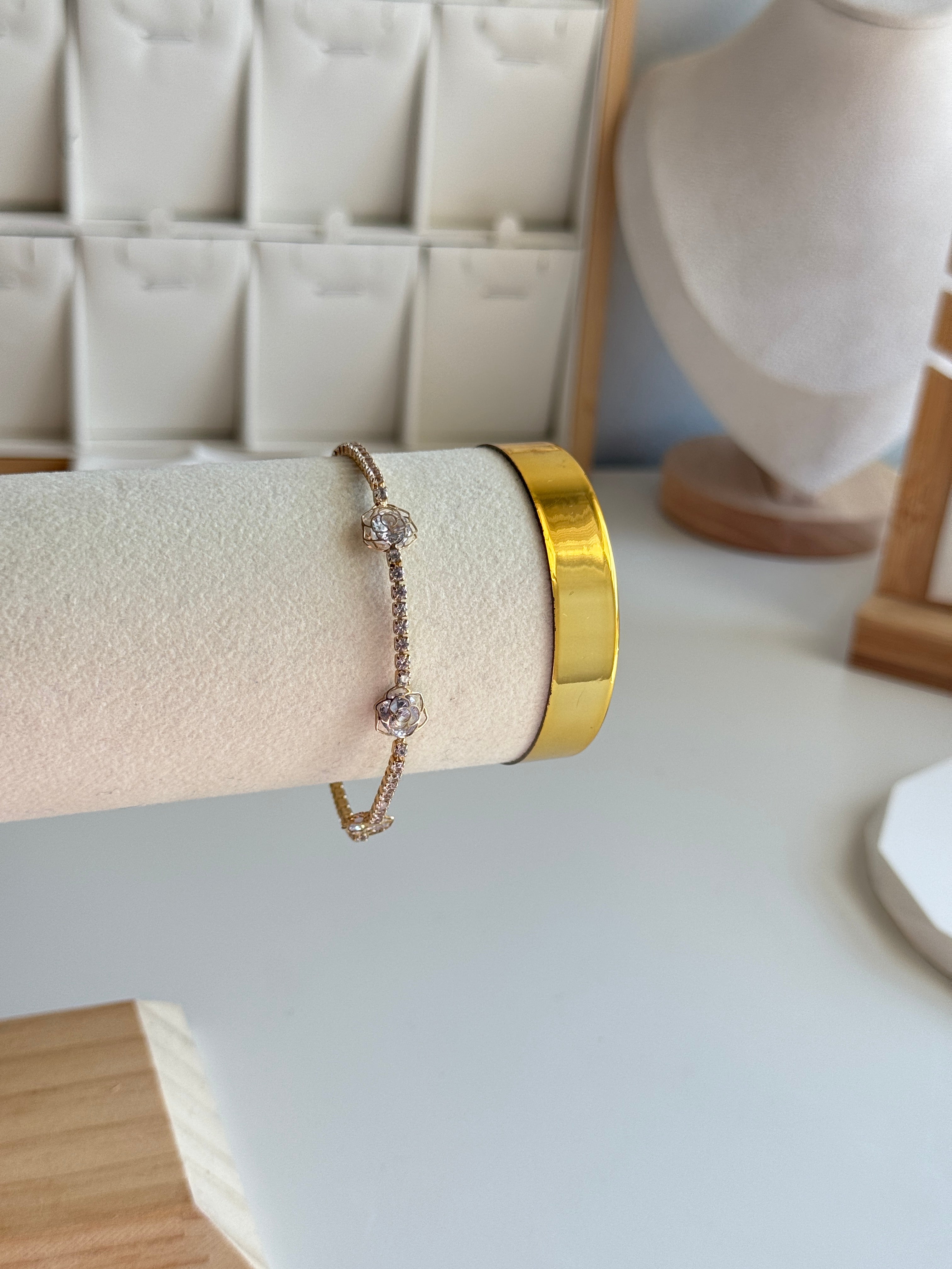 Gold Floral Zircon Bracelet