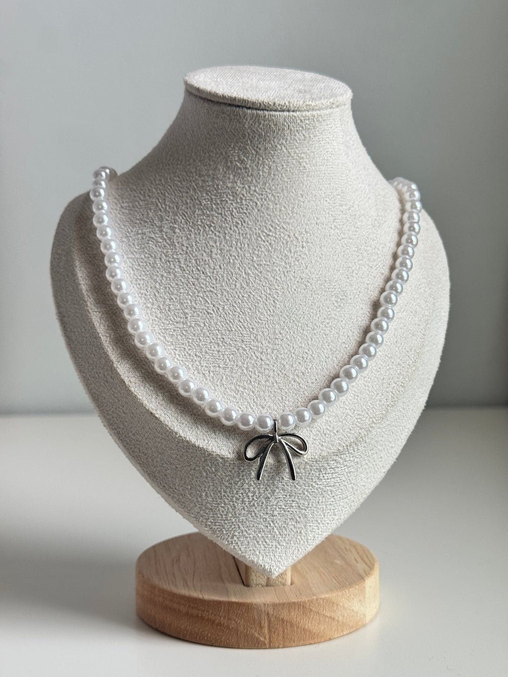 Pearl Bow Necklace