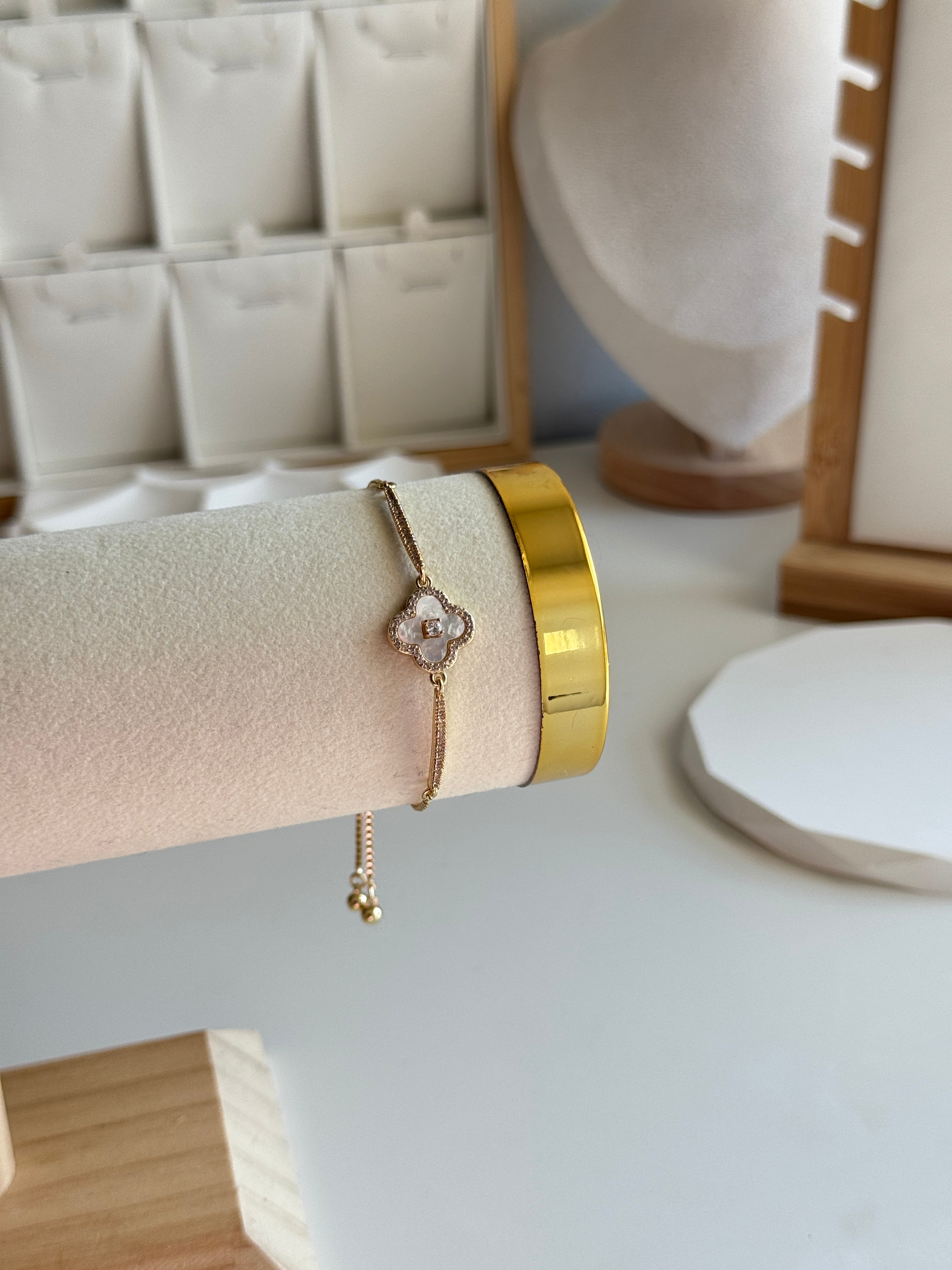 Clover Zircon Adjustable Gold Bracelet