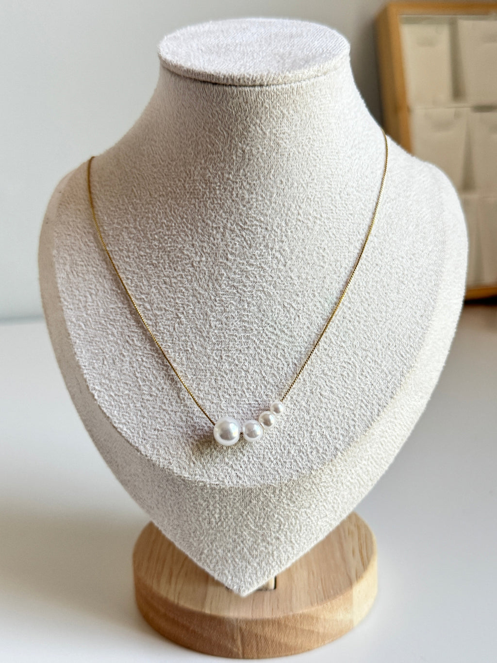 Minimal Pearl Drop Necklace – Gold
