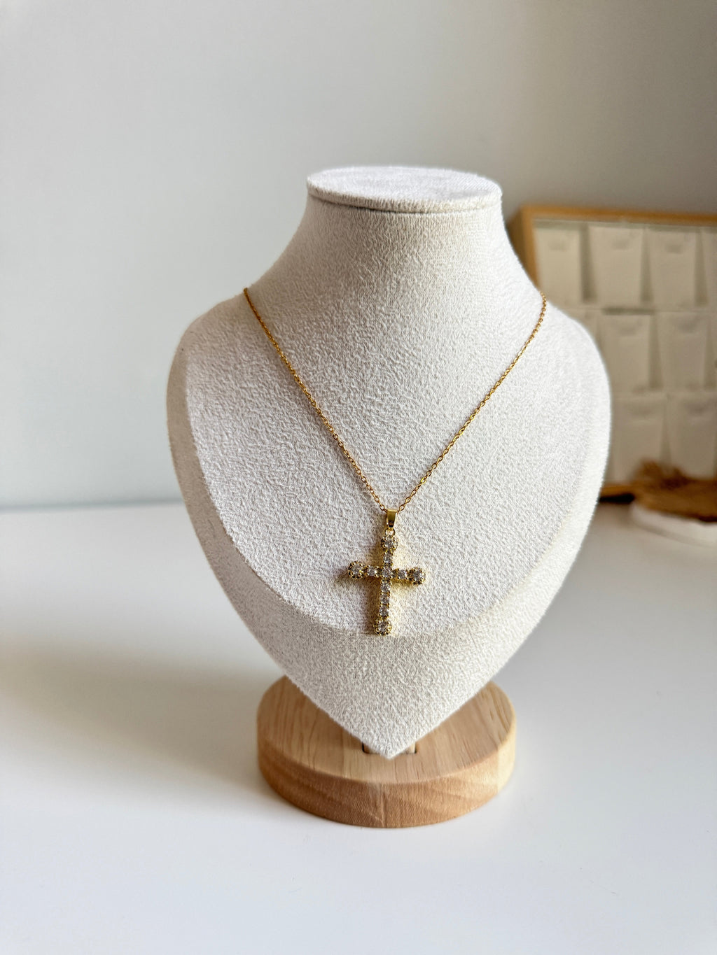 Faith Spark Cross Necklace – Gold