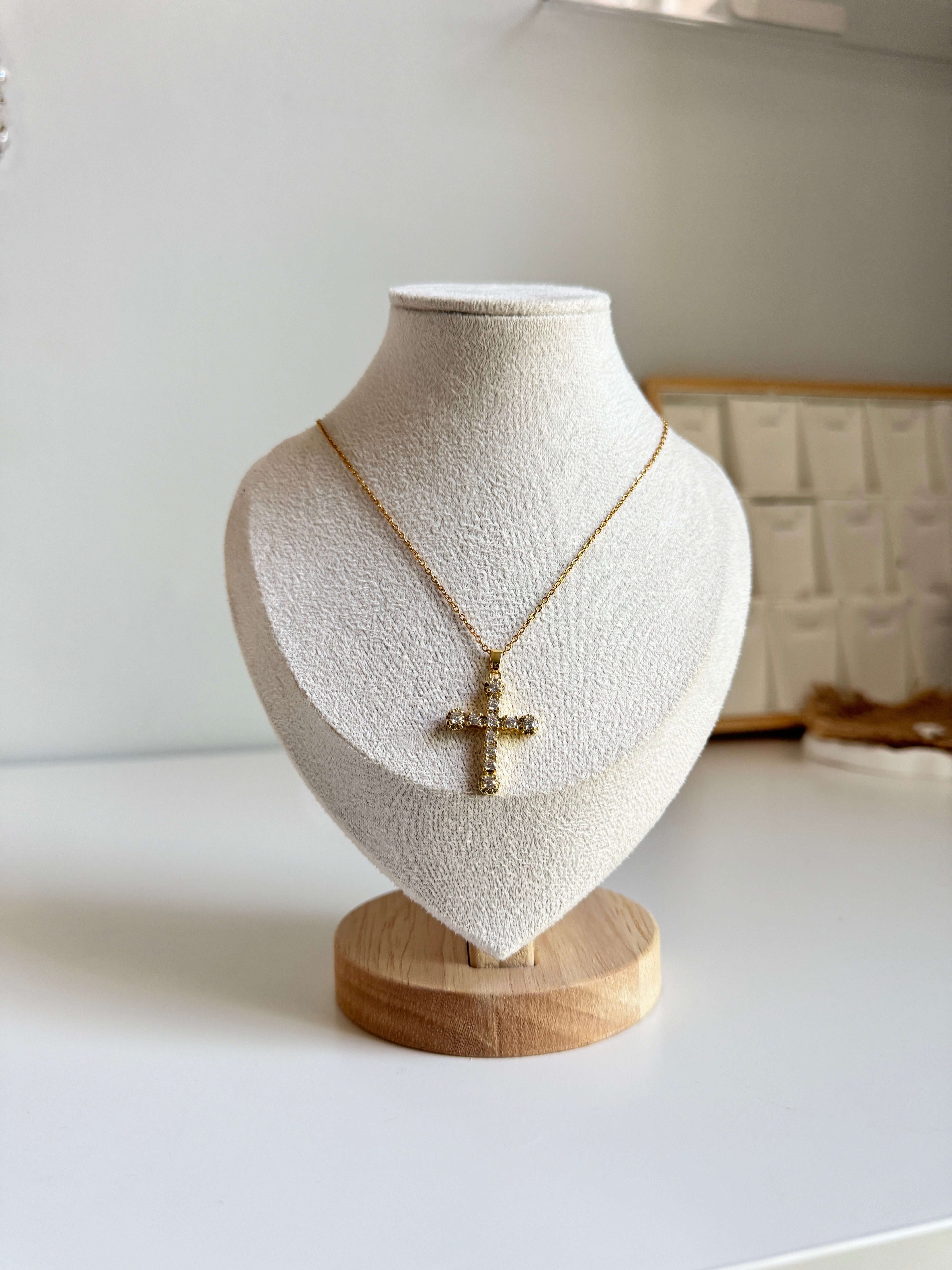 Faith Spark Cross Necklace – Gold