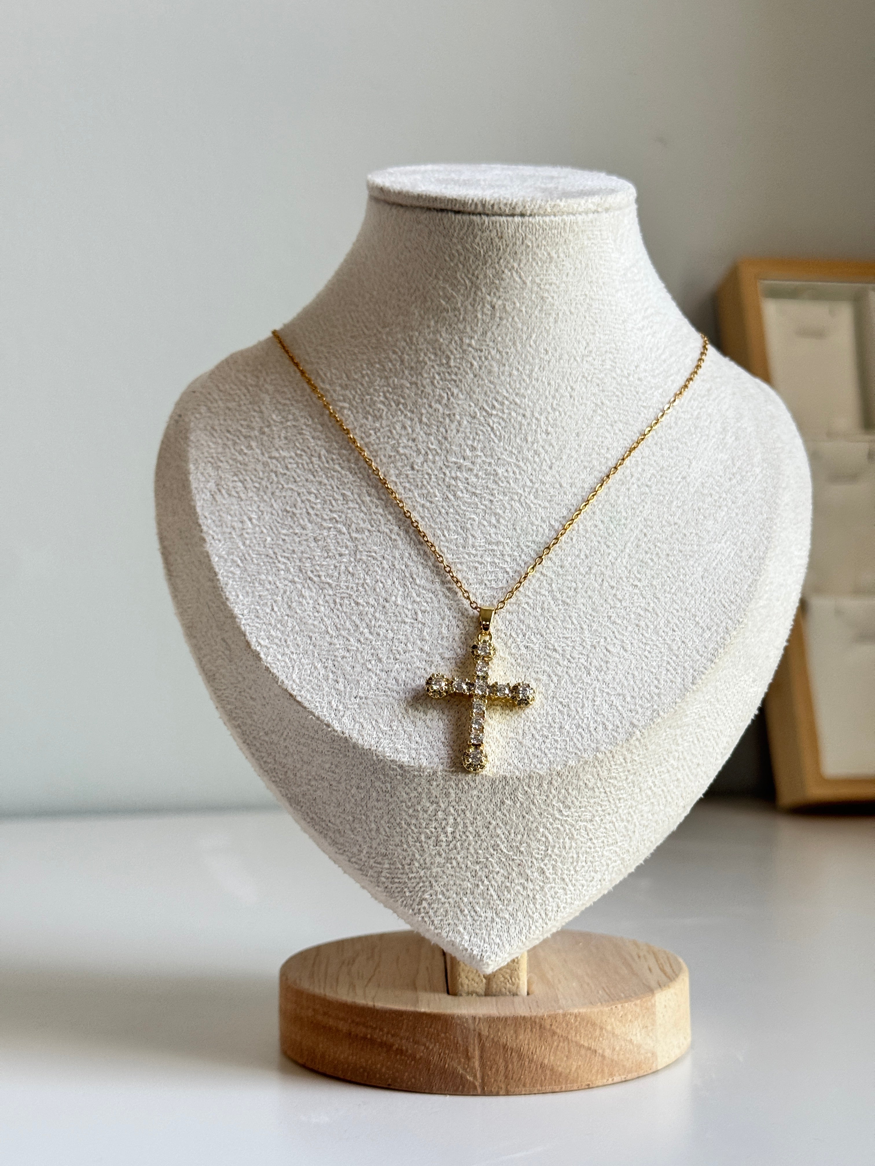 Faith Spark Cross Necklace – Gold
