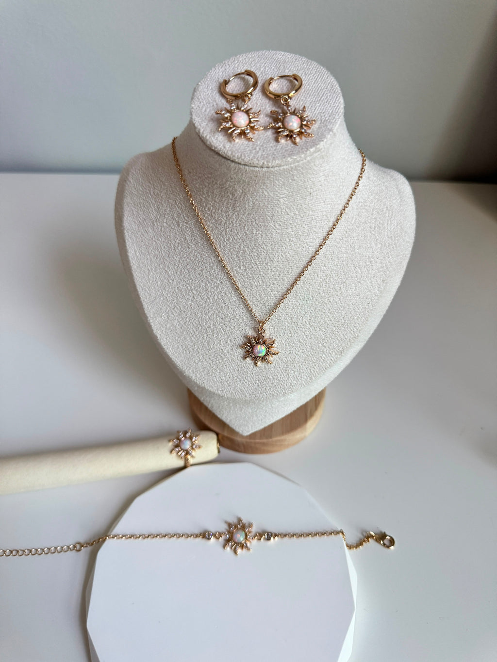 Dainty Gold Starburst Jewelry Set