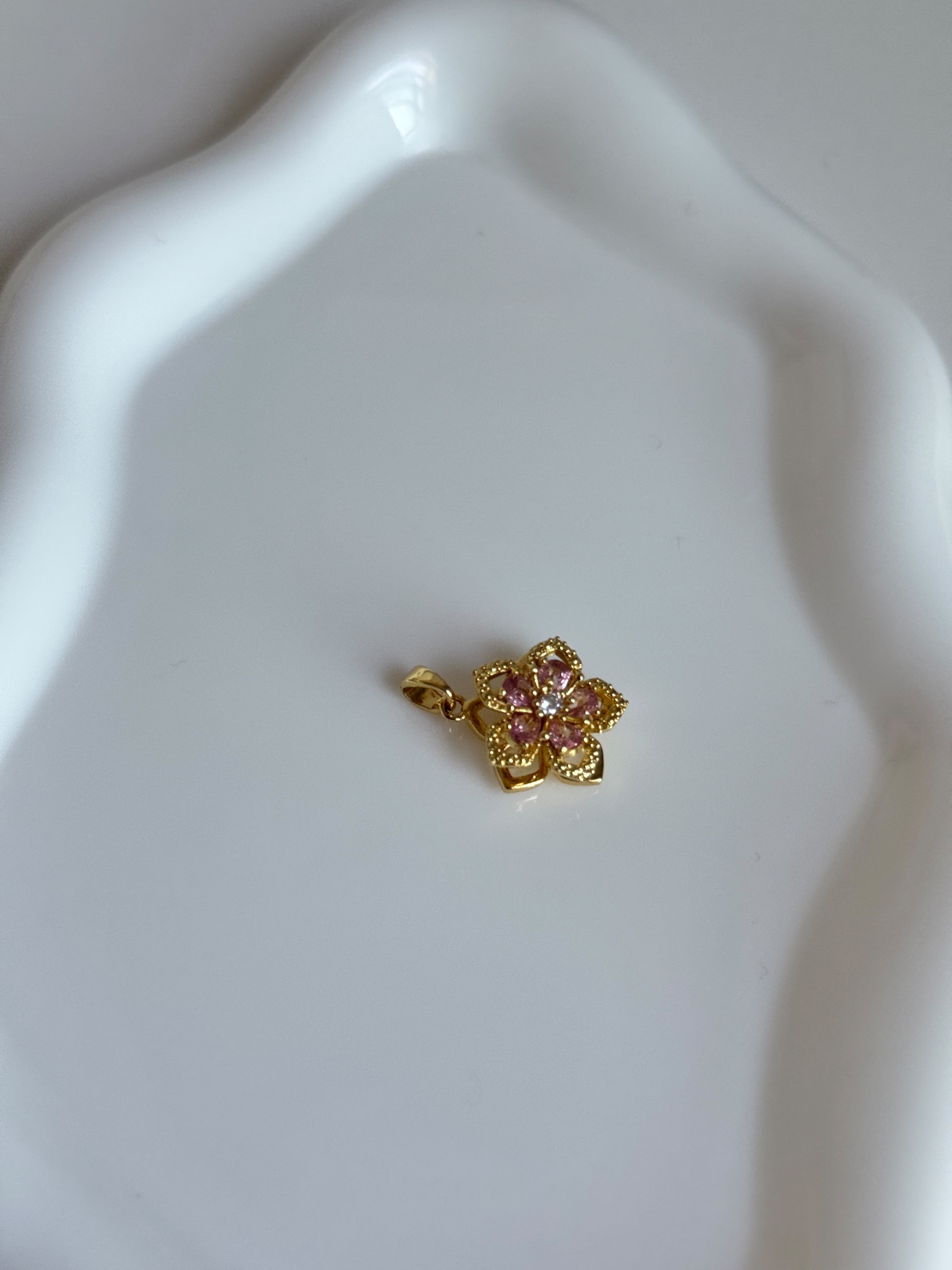 Five-Petal Pink Gemstone Pendant