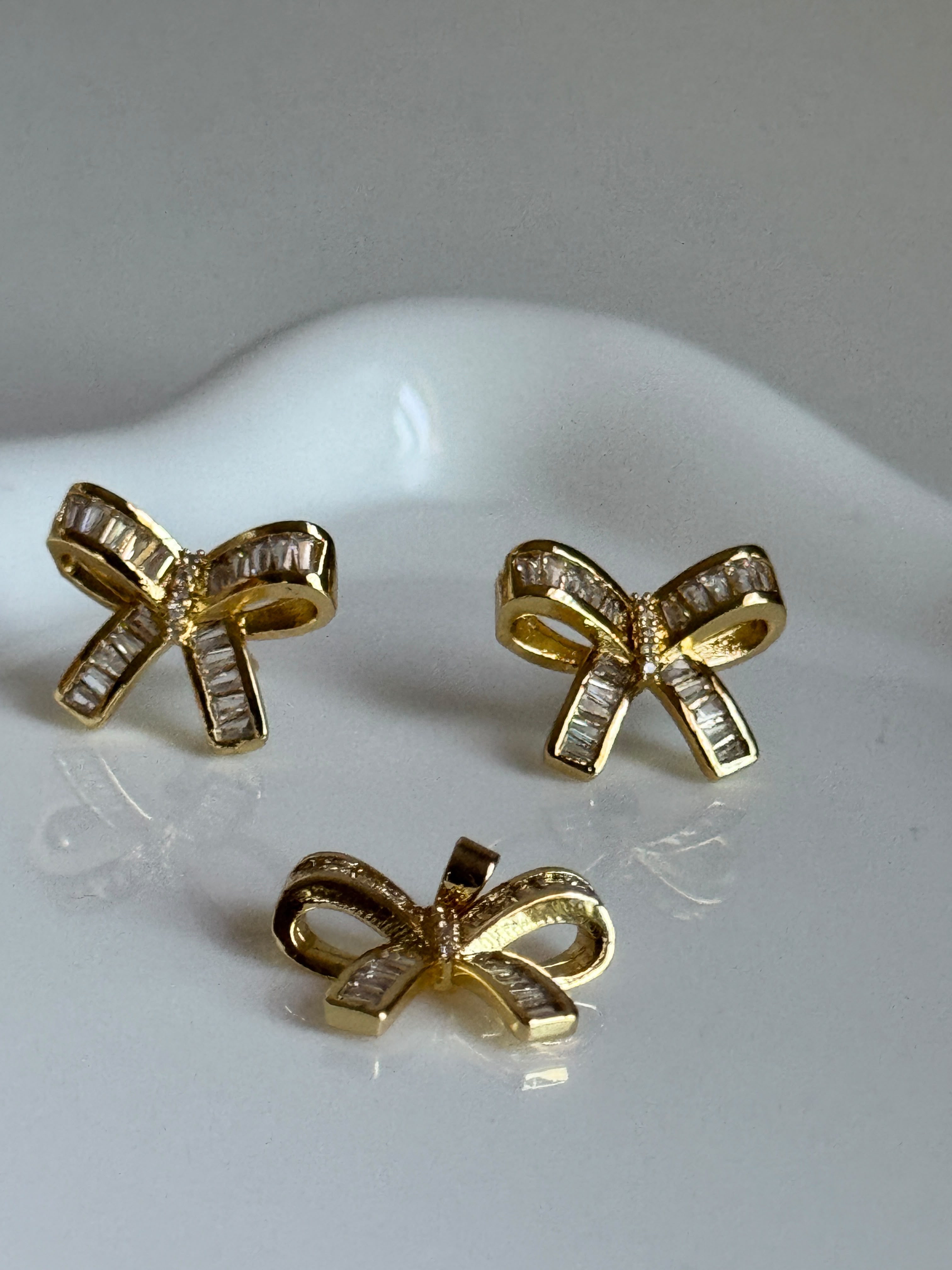 Dainty Gold Bow Pendant & Stud Earring Set
