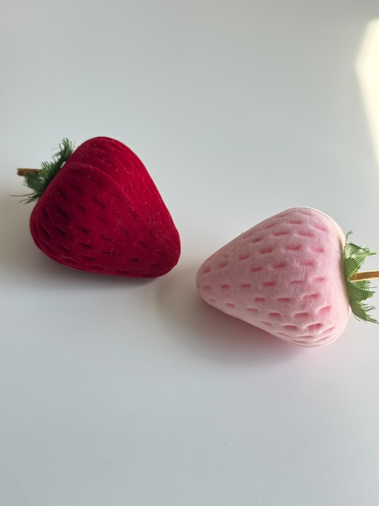 Stawberry velvet Jewelry Box