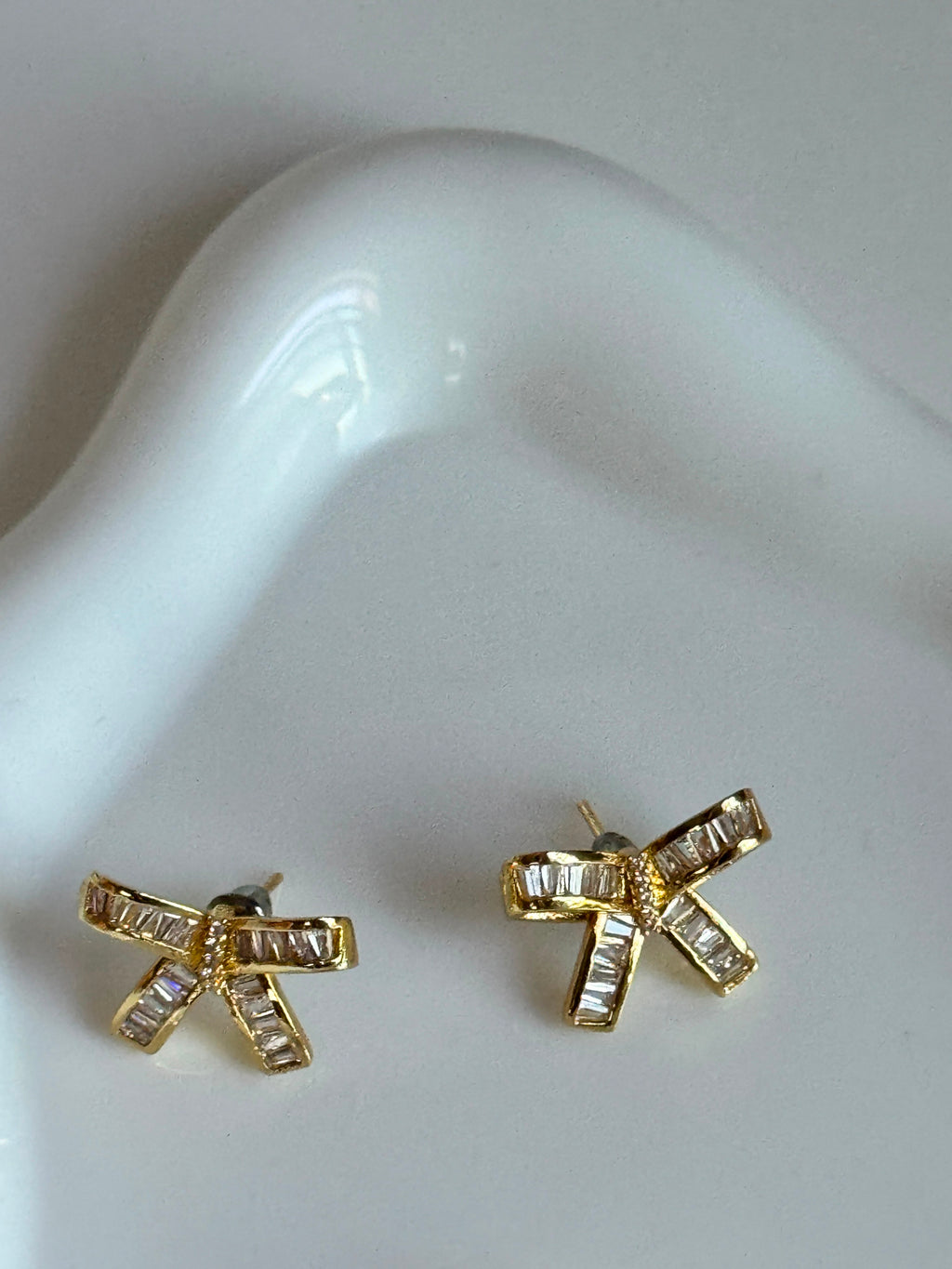 Dainty Gold Bow Pendant & Stud Earring Set