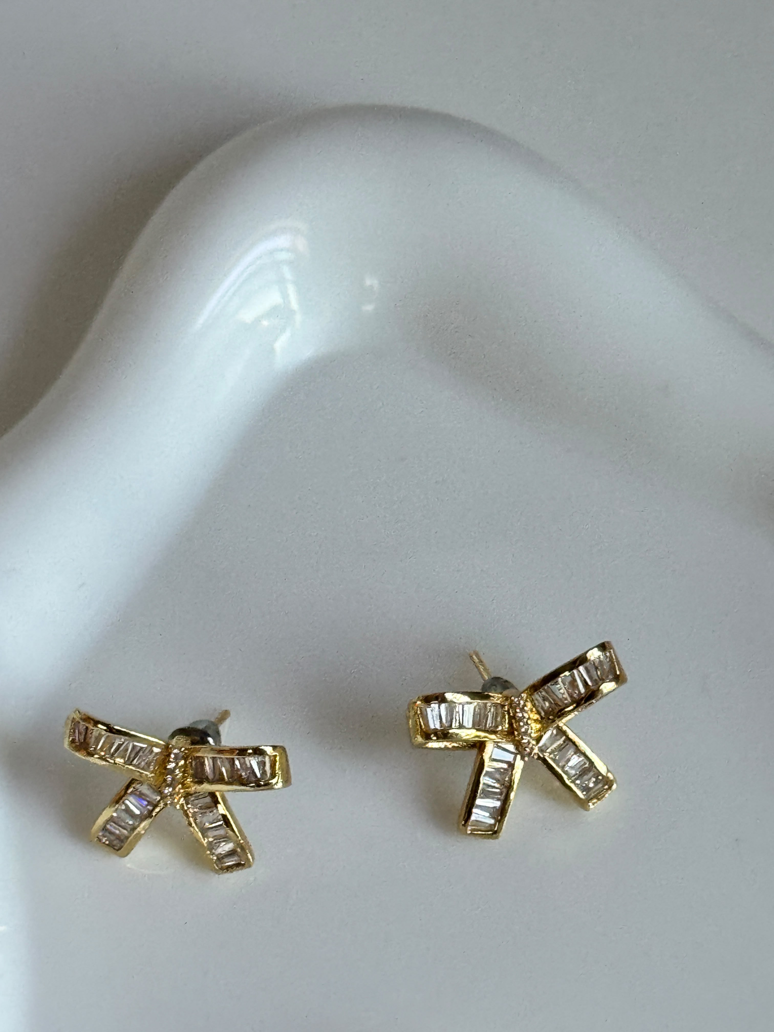 Dainty Gold Bow Pendant & Stud Earring Set