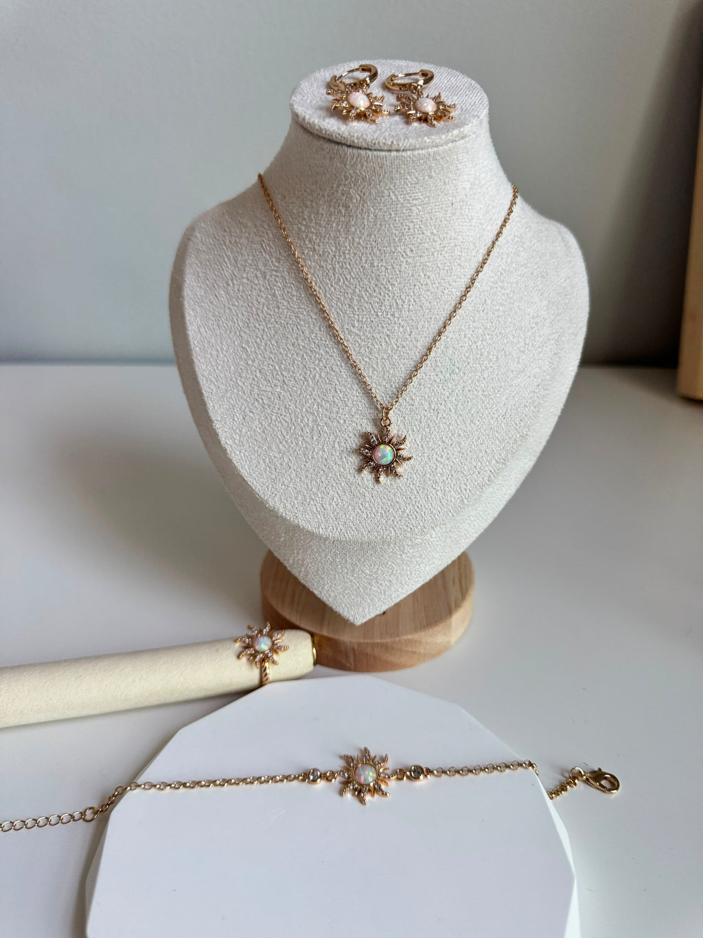 Dainty Gold Starburst Jewelry Set