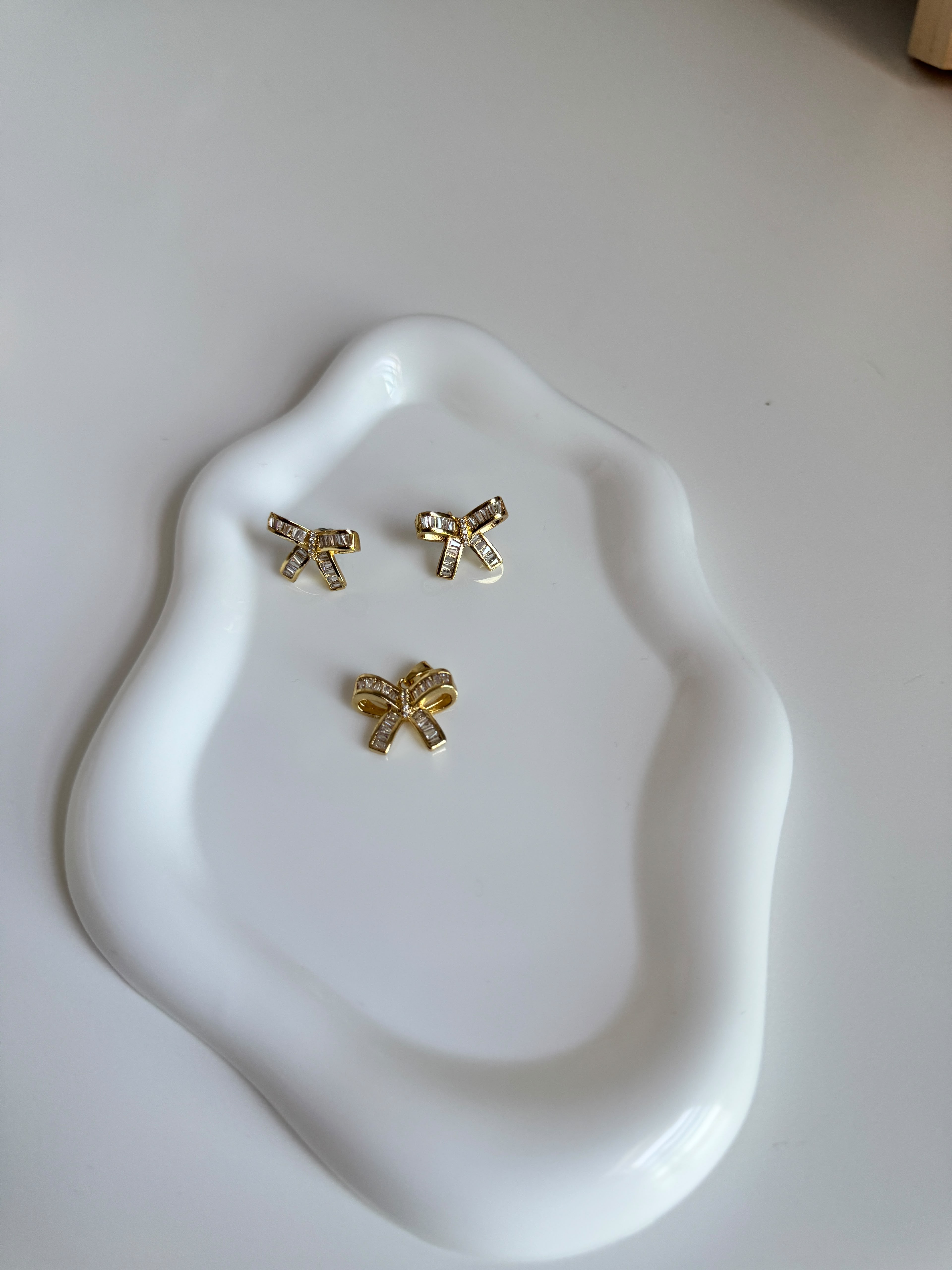 Dainty Gold Bow Pendant & Stud Earring Set