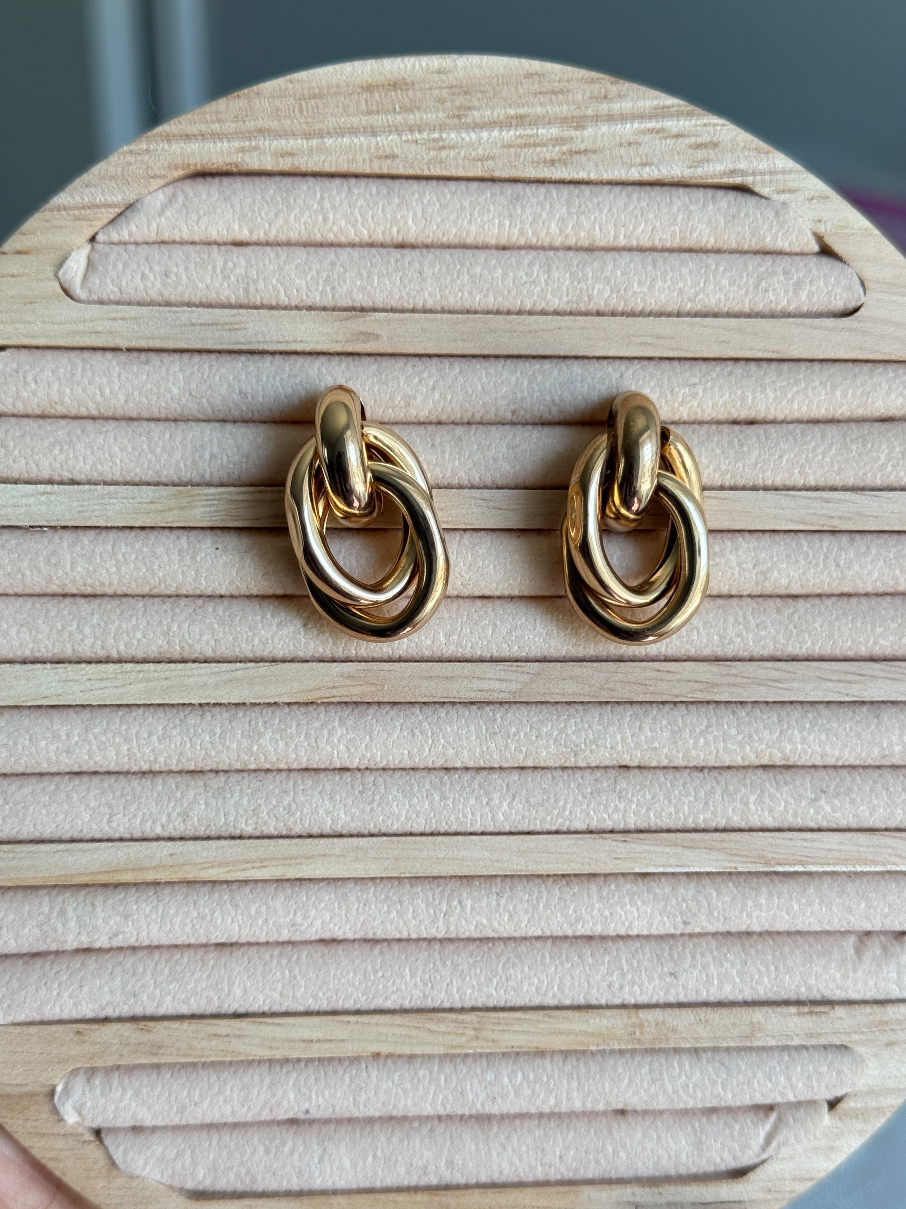 Slupted Gold Hoop earrings