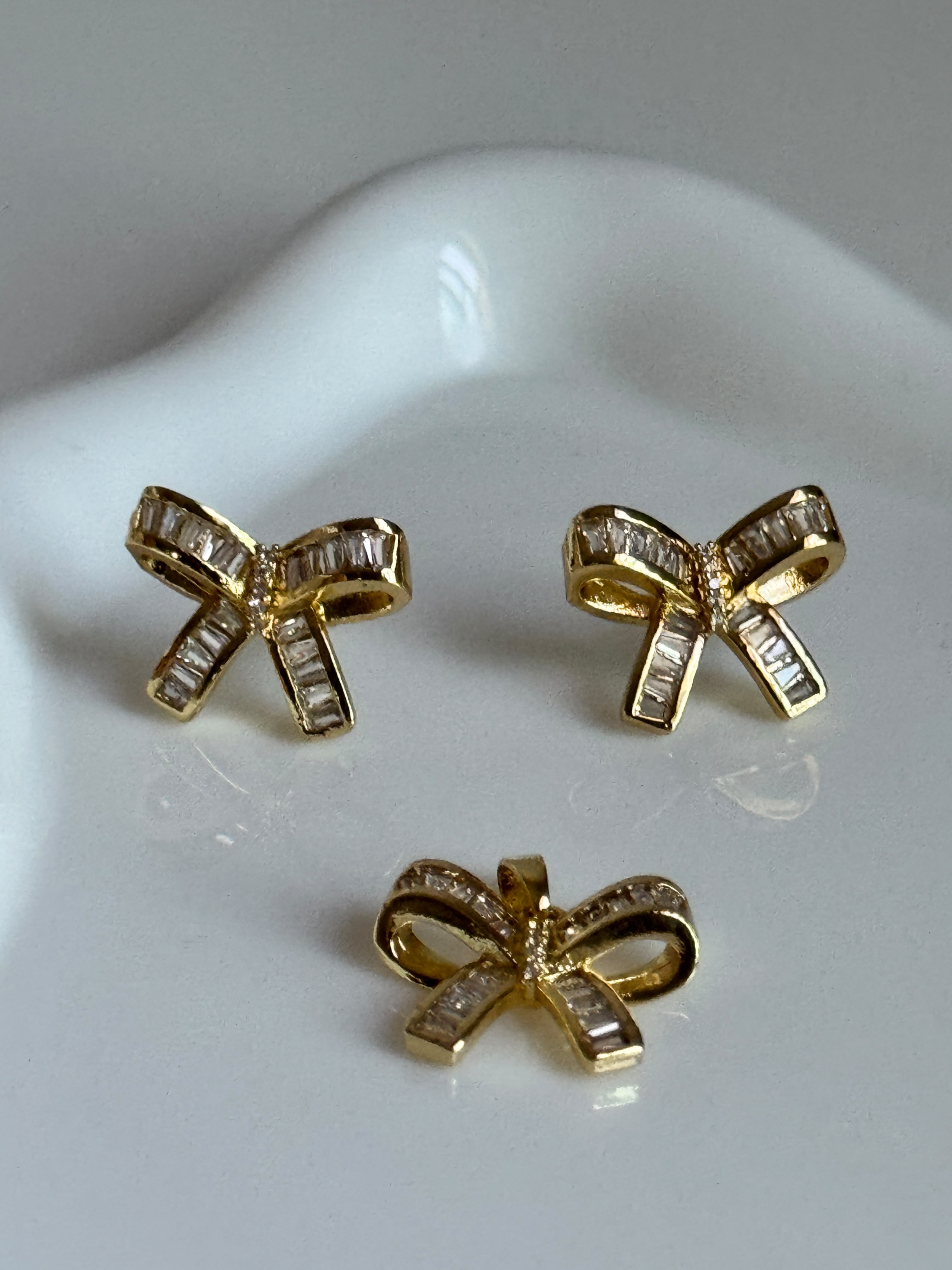 Dainty Gold Bow Pendant & Stud Earring Set