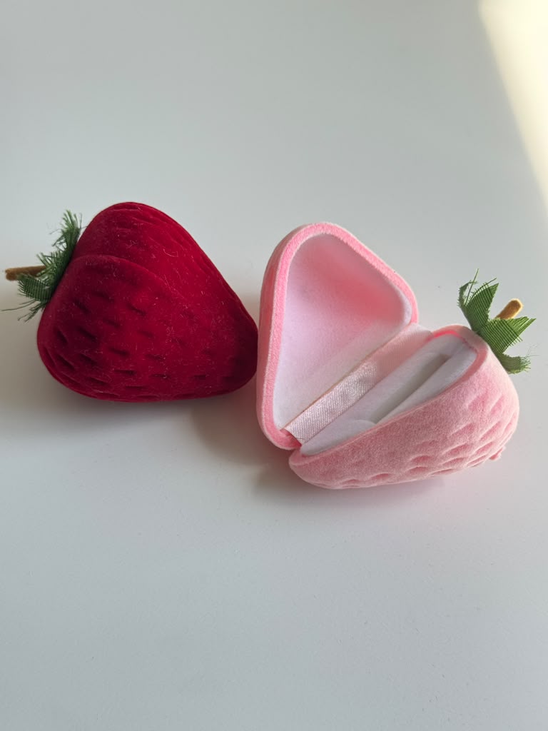 Stawberry velvet Jewelry Box