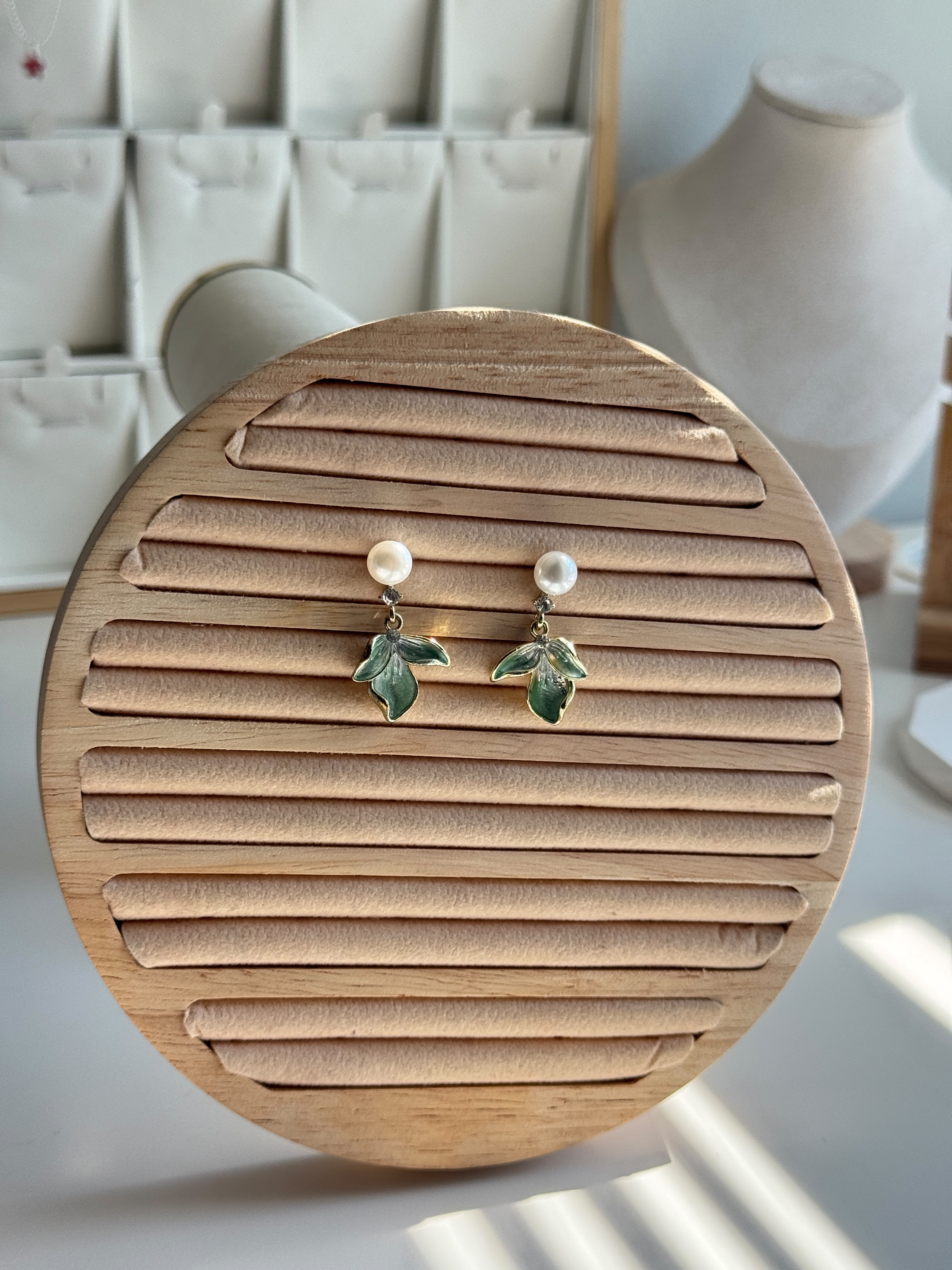 Pearl leaf Drop Earrings