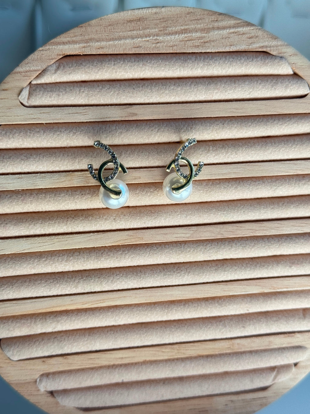 Golden Embrace Pearl Earrings