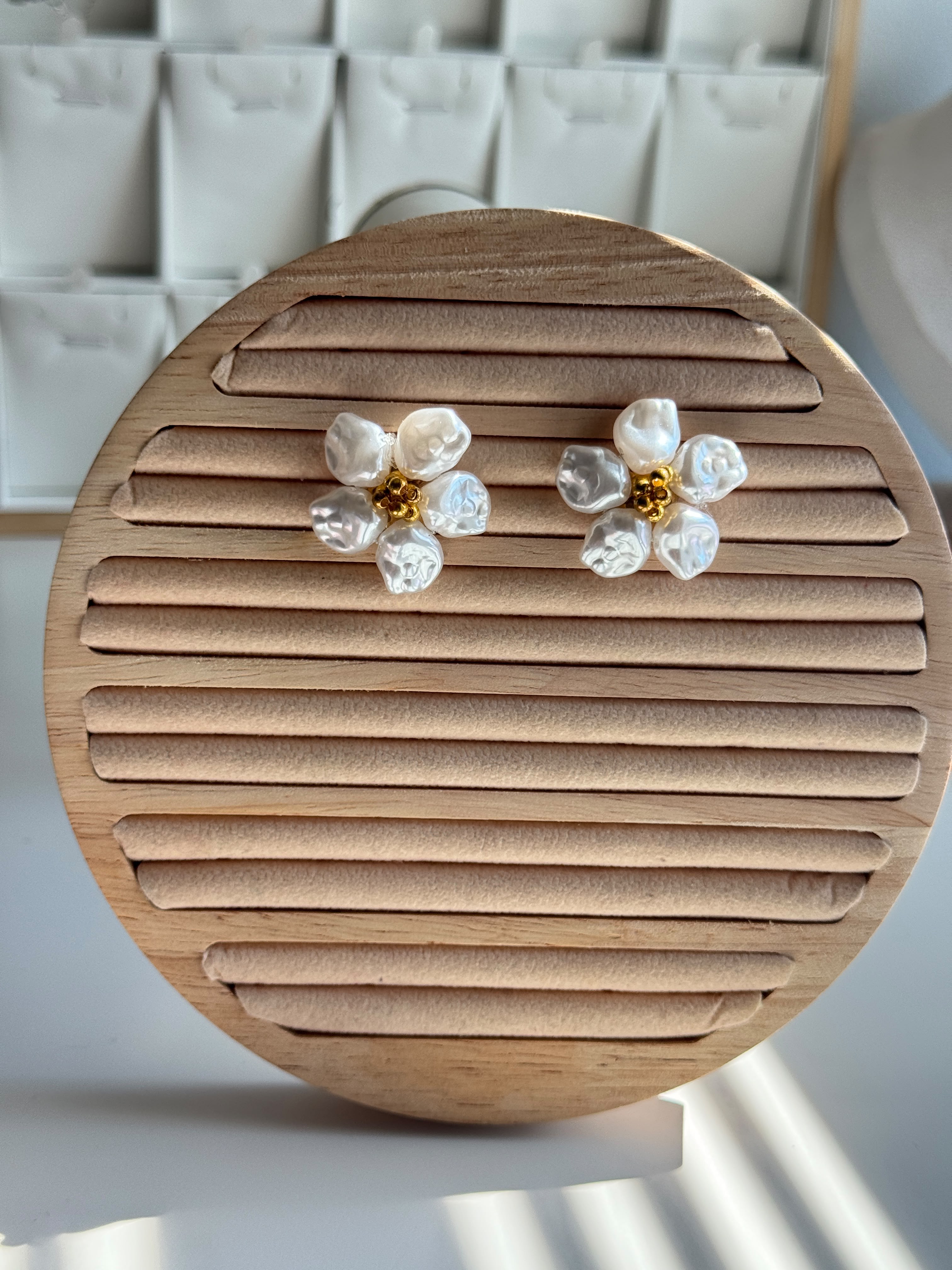Flower pearl Earrings
