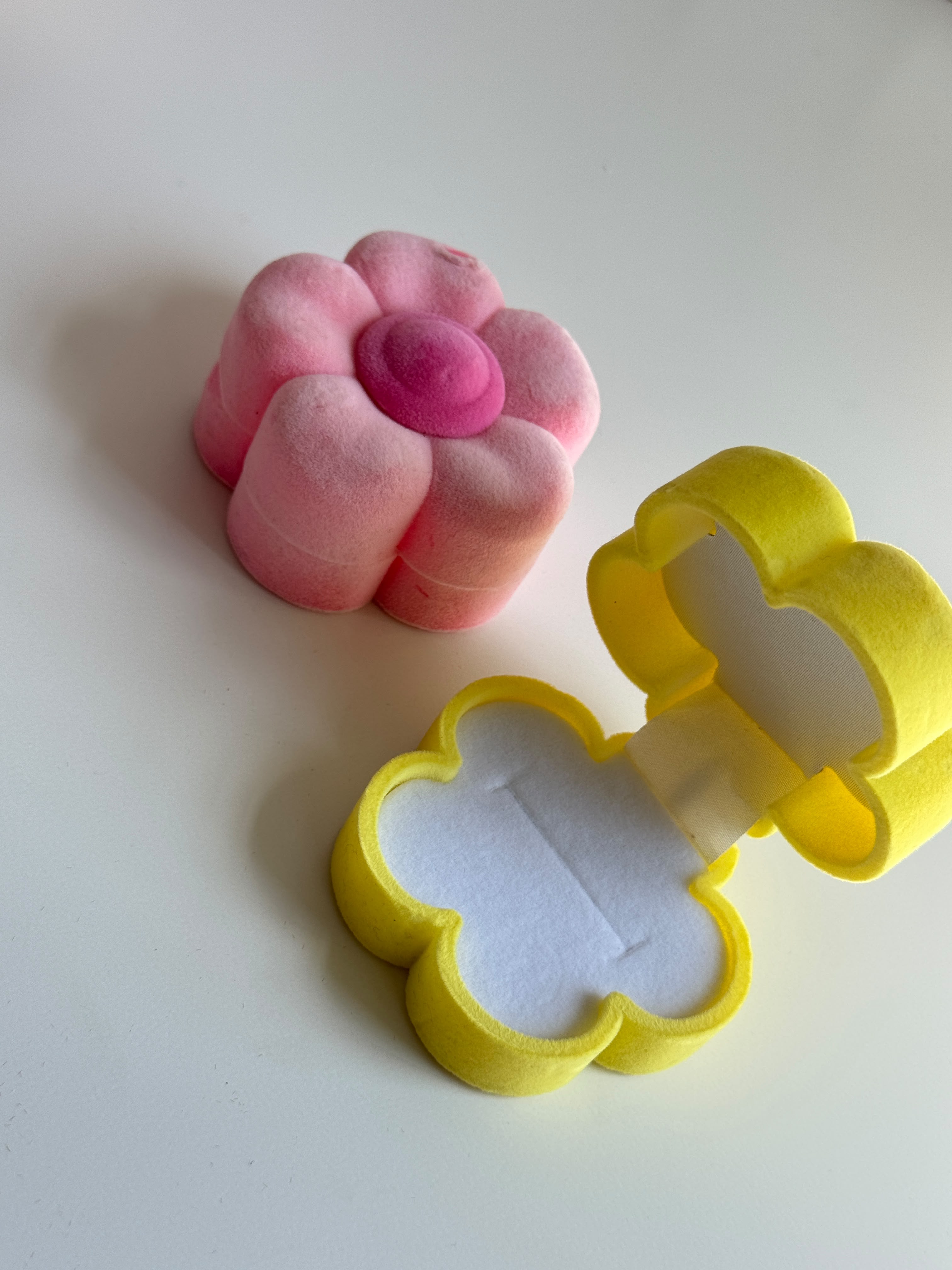 Velvet Daisy Jewelry Box